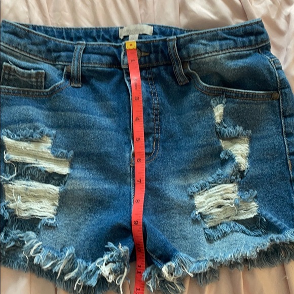 Wonderly Cut-off Denim Shorts - Size 27 - Picture 6 of 6